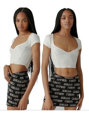 Urban Outfitters | Alice Low Rise Scoop Waist Mini Skirt Sweater Knit Hello New